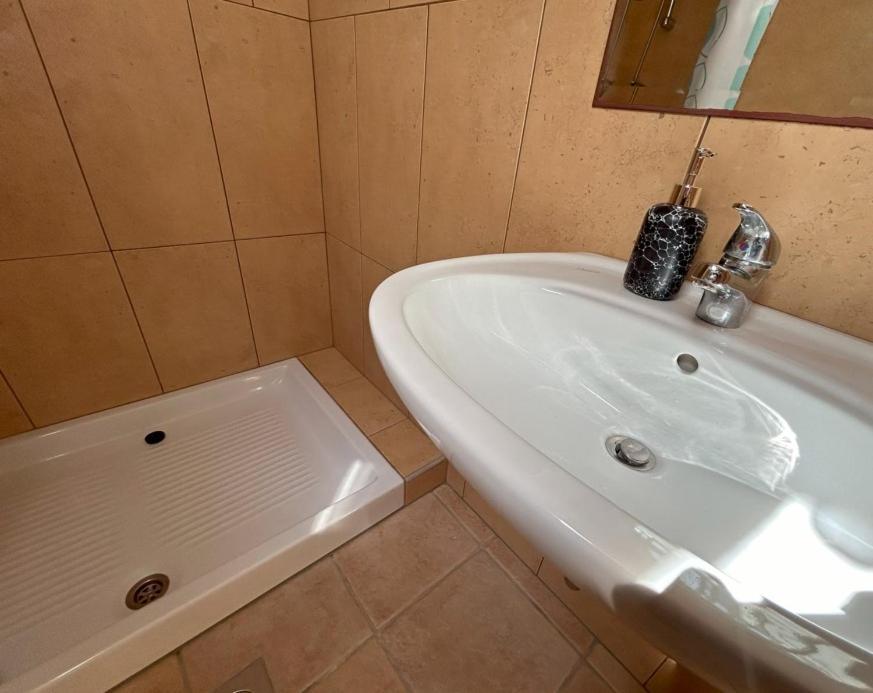 Sos Apartments ราโดว์ลิตซา ภายนอก รูปภาพ